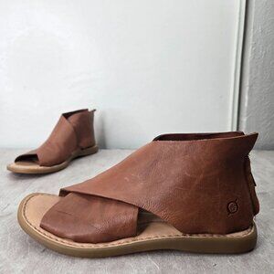 Born IWA Sandal Sz 7 Brown Leather Casual Bohemian Hippie Flat Comfort Gladiator
